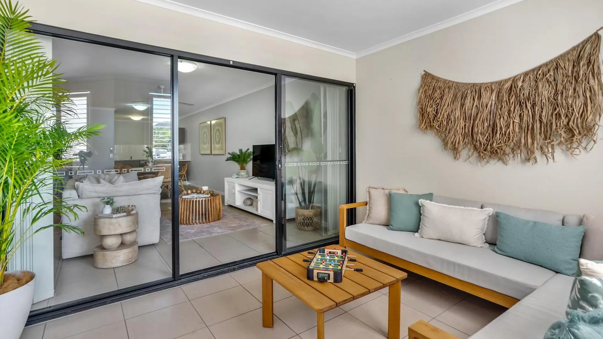 Drift At The Edge Apartment Cairns Australia