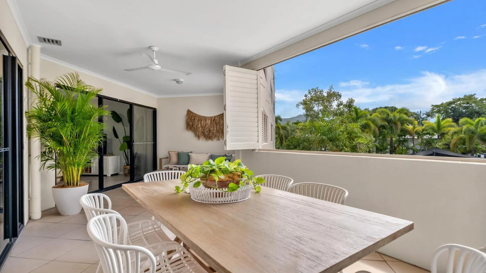 Drift At The Edge Apartment Cairns